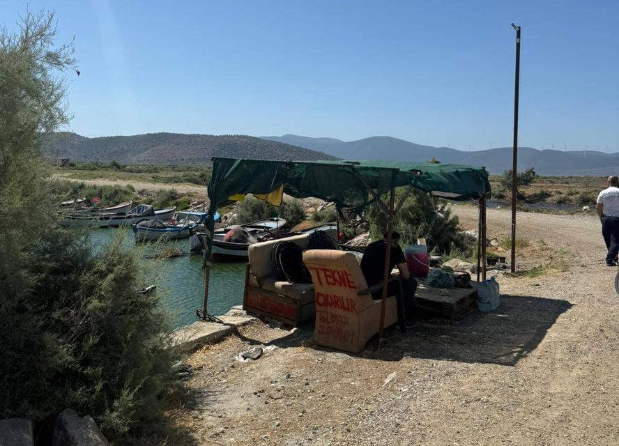 Bafa Gölü’nde kaçak tekne turu tespit edildi