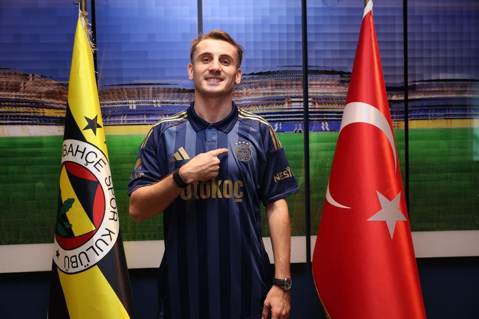 Kerem Aktürkoğlu, Fenerbahçe ile 4 yıllık sözleşme imzaladı