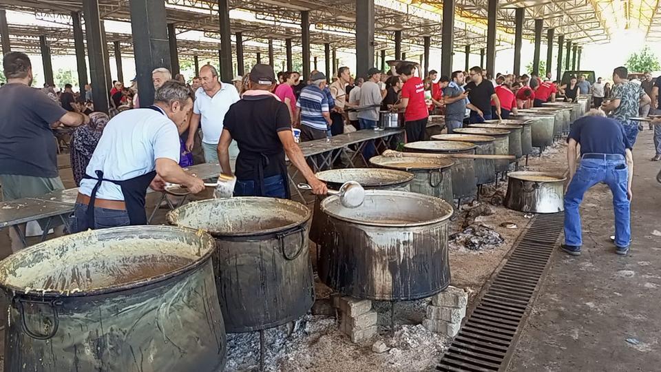 Nazilli, Birol Şenkal'ı unutmadı! 30 bin kişilik keşkek hayrı düzenlendi