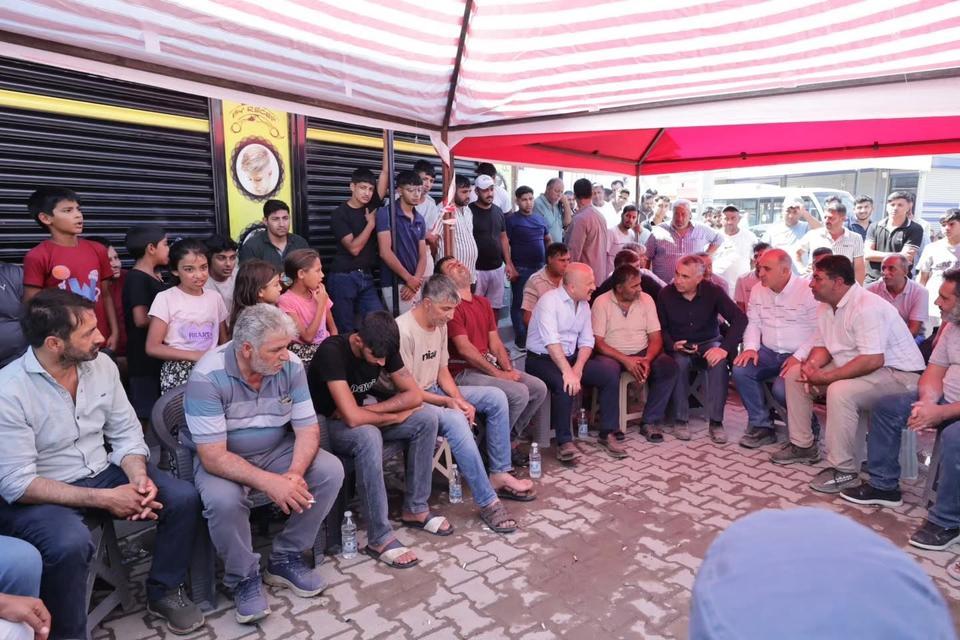 VALİ VAROL, ACILI AİLELERLE GÖRÜŞTÜ BOĞULAN ÇOCUĞUN AİLESİNE TAZİYE ZİYARETİ