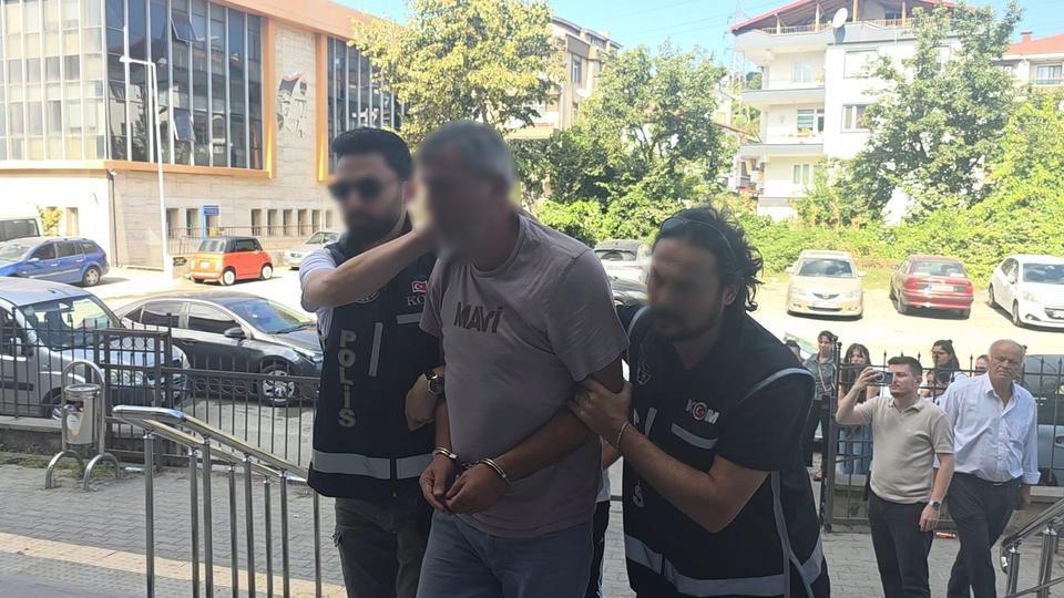 Sahte altın oyunu kuyumcunun dikkatiyle bozuldu