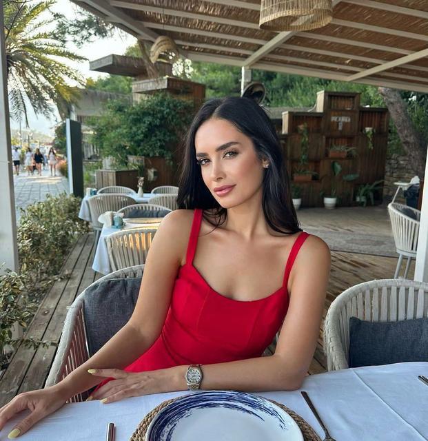Tuğçe Güney, kadınlara "Muhittin Böcek’le birlikte olursan sana belediyede iş verir" demiş.