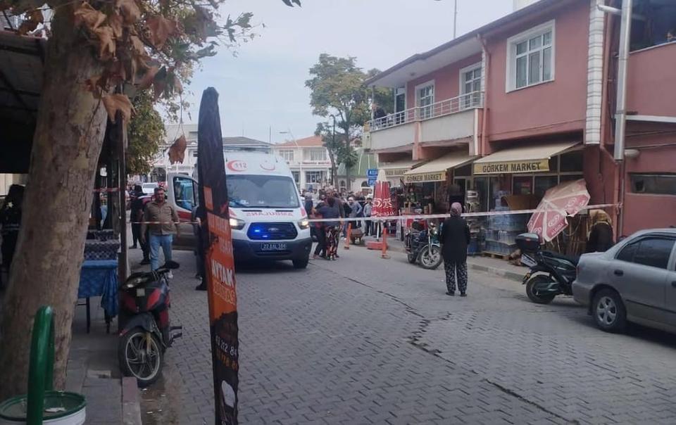 Baba-oğuldan kıraathanede silahlı saldırı: 1 ölü