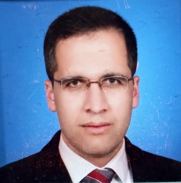 DEVRİLEN TRAKTÖRÜN ALTINDA KALAN EDEBİYAT ÖĞRETMENİ HAYATINI KAYBETTİ