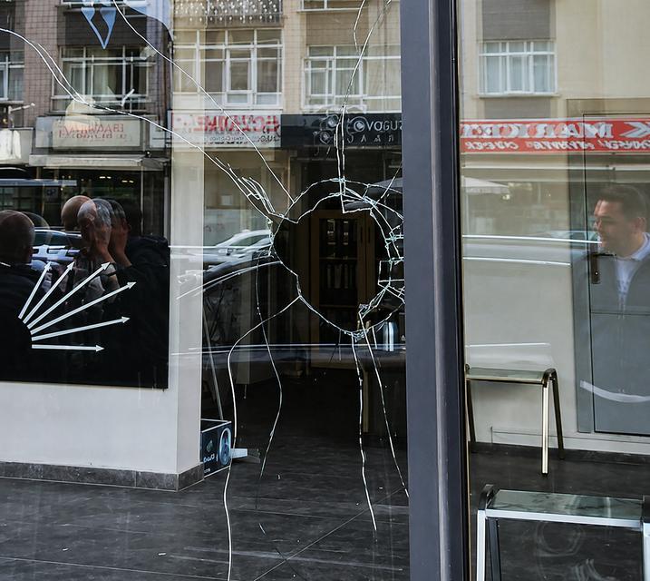 CHP ilçe başkanlığına saldırı!