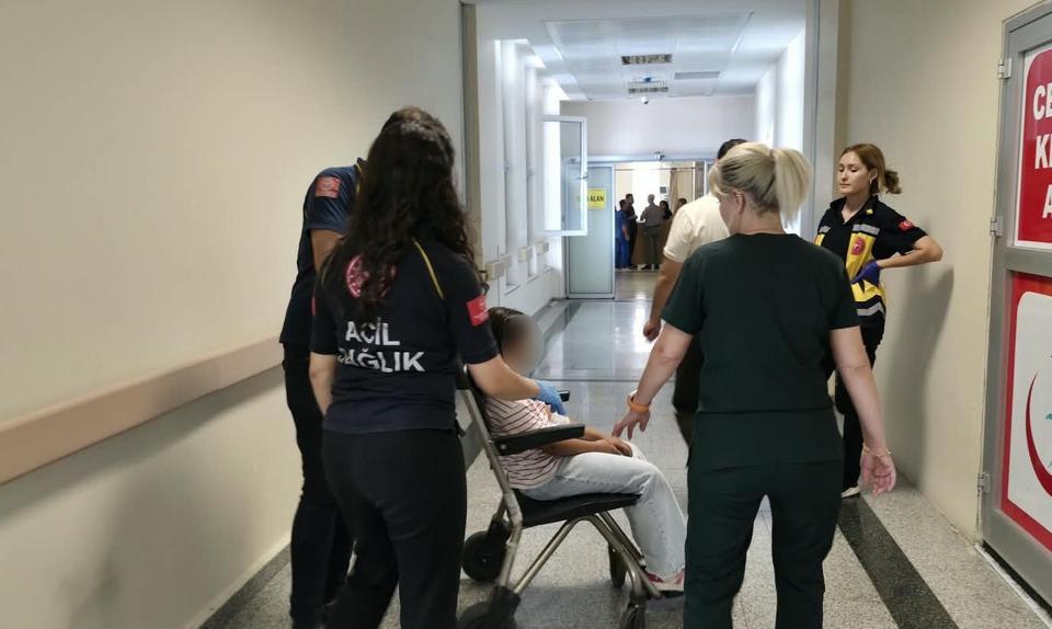 Bisiklet ile otomobil çarpıştı: 2 yaralı