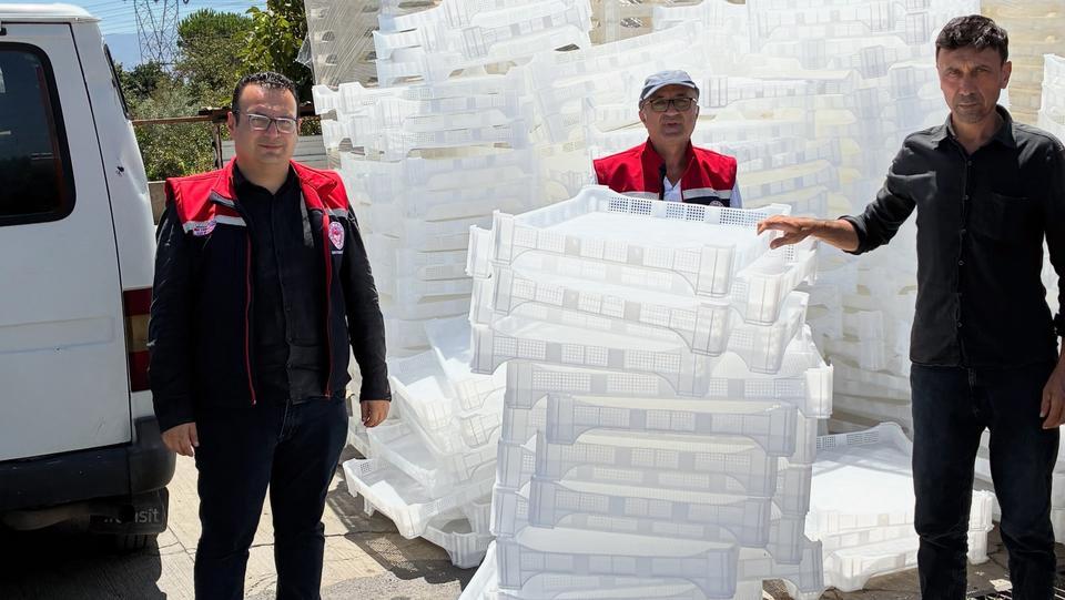 İNCİRLİOVA'DA ÜRETİCİLERE YÜZDE 50 HİBELİ KEREVET DAĞITILDI