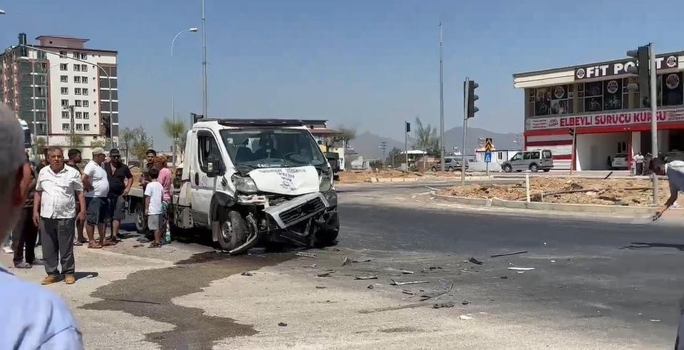 Düğüne giderken kaza yaptılar: 3 ölü, 2 yaralı