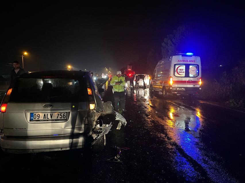 AYDIN'DA 4 ARACIN KARIŞTIĞI ZİNCİRLEME KAZADA 1 KİŞİ YARALANDI