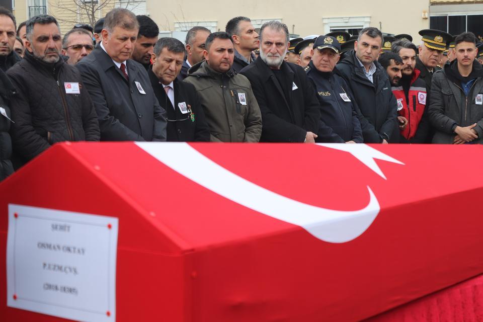 ŞEHİT UZMAN ÇAVUŞ İZMİR'DE SON YOLCULUĞUNA UĞURLANDI