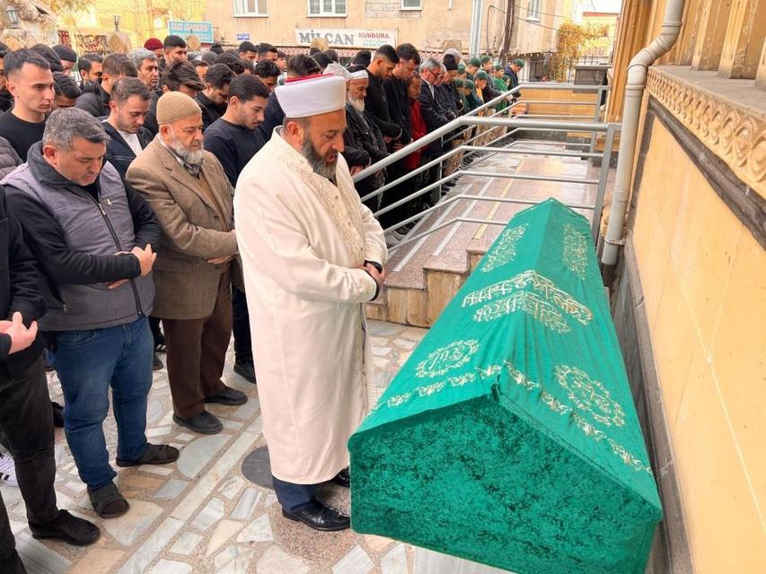 Yarış iddiası facia getirdi: Nişanlı çift hayattan koparıldı