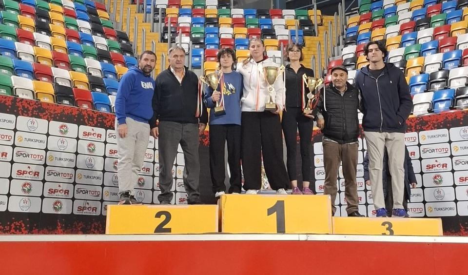 Aydınlı atletler, İstanbul'dan madalyayla döndü