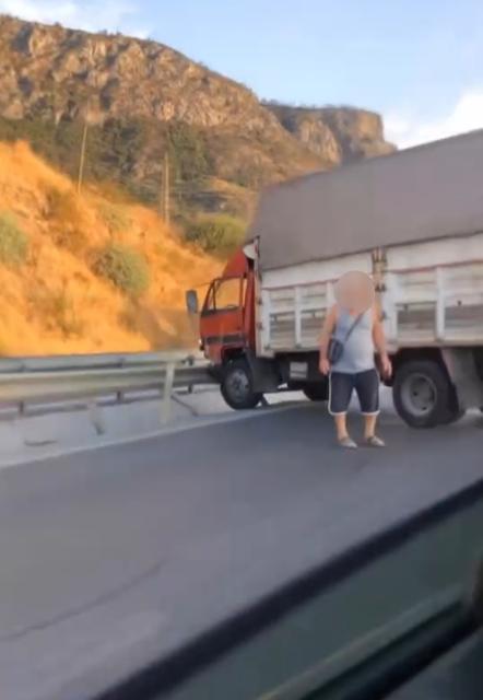 Söke-Aydın yolunda kaza: Sürücü şans eseri kurtuldu