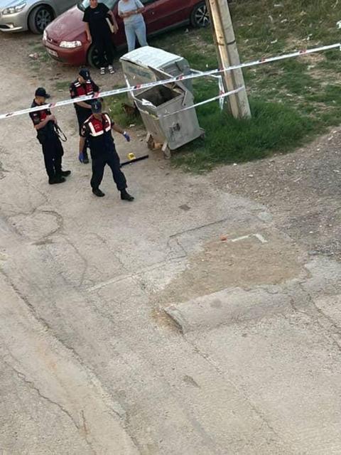 İZMİR'DE OTOMOBİLE SİLAHLI SALDIRI: AYNI AİLEDEN 3 KİŞİ ÖLDÜ CEZAEVİNDEKİ OĞULLARINI ZİYARETTEN DÖNERKEN SİLAHLI SALDIRIDA ÖLDÜRÜLDÜLER