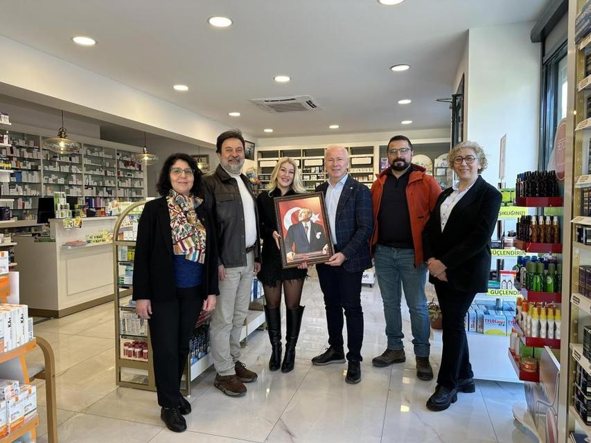 Kuşadası'nda eczacılık gündemi masaya yatırıldı