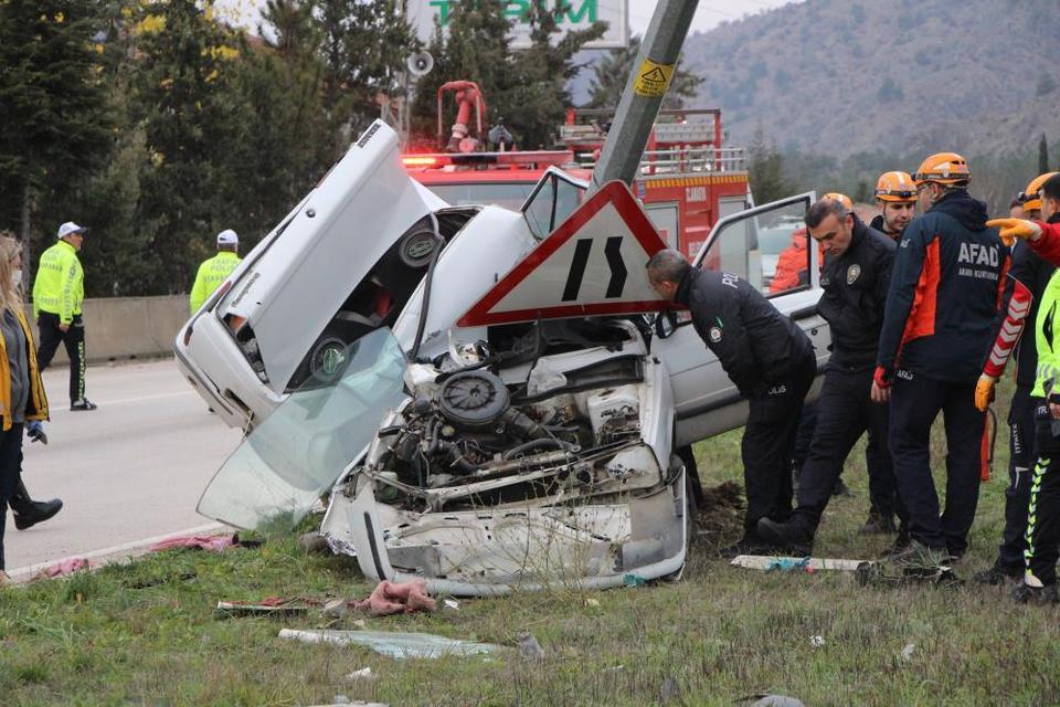 Duruşmaya giden avukat korkunç kazada hayatını kaybetti