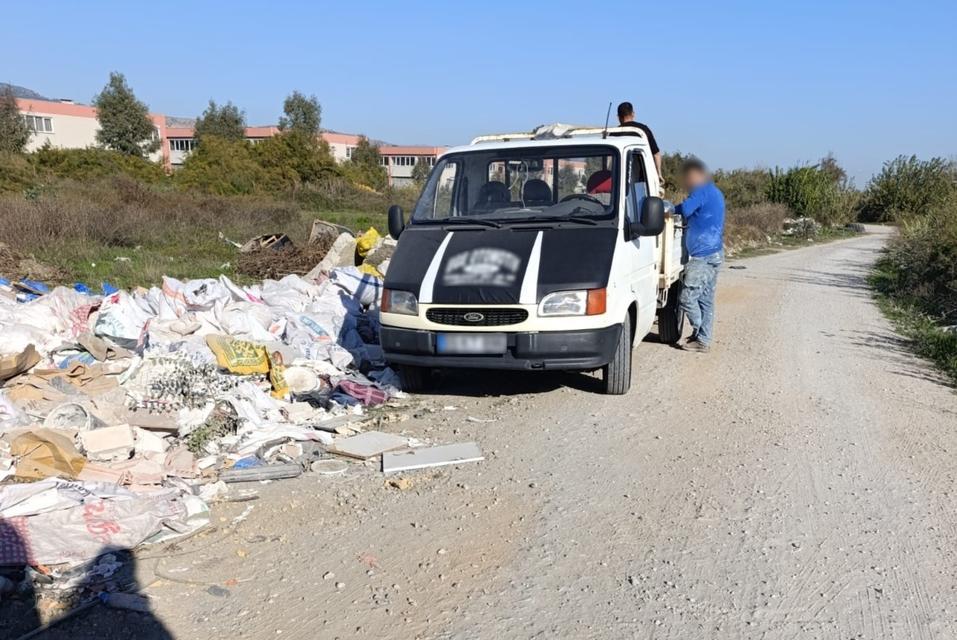 Efeler’de kaçak moloz dökümüne 47 bin TL ceza