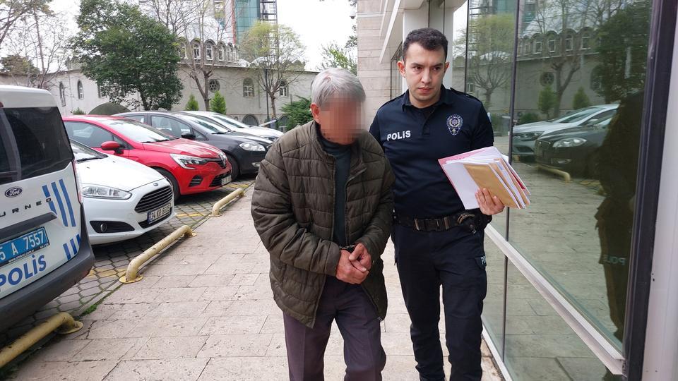 Parkta oturan üniversite öğrencisi kızı taciz eden adam gözaltına alındı