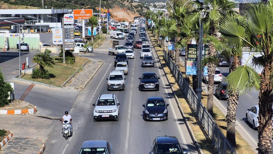Bodrum'a 24 saatte 50 bin araç girdi