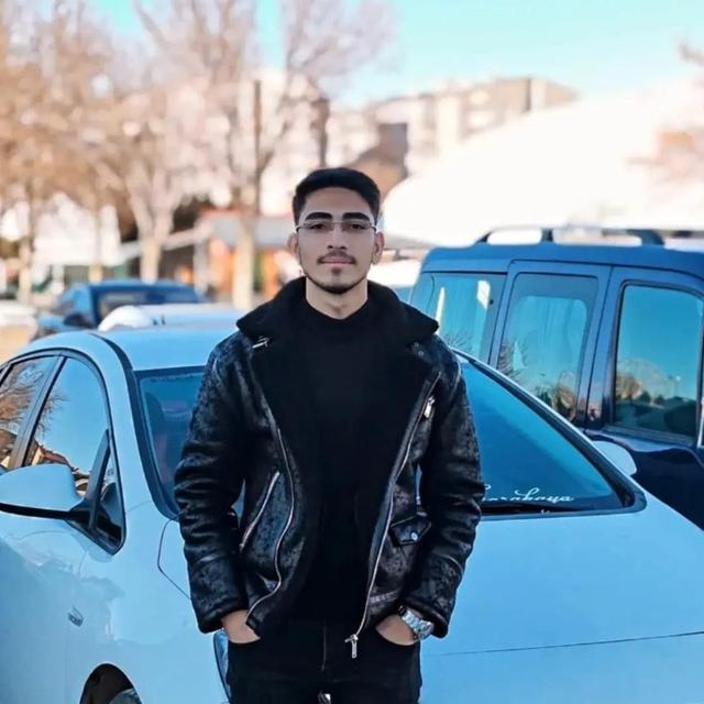 SİVAS'TA TRAFİK KAZASI 20 YAŞINDAKİ GENCİ HAYATTAN KOPARDI SİVASSPOR'LU FUTBOLCU UĞUR ÇİFTÇİ'NİN KUZENİ TRAFİK KAZASI SONUCU HAYATINI KAYBETTİ
