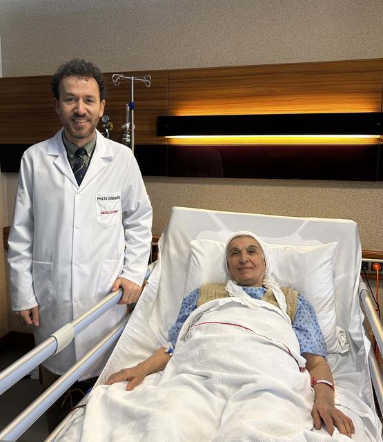 BÖBREK KANSERİNDEN ROBOTİK CERRAHİ İLE KURTULDU