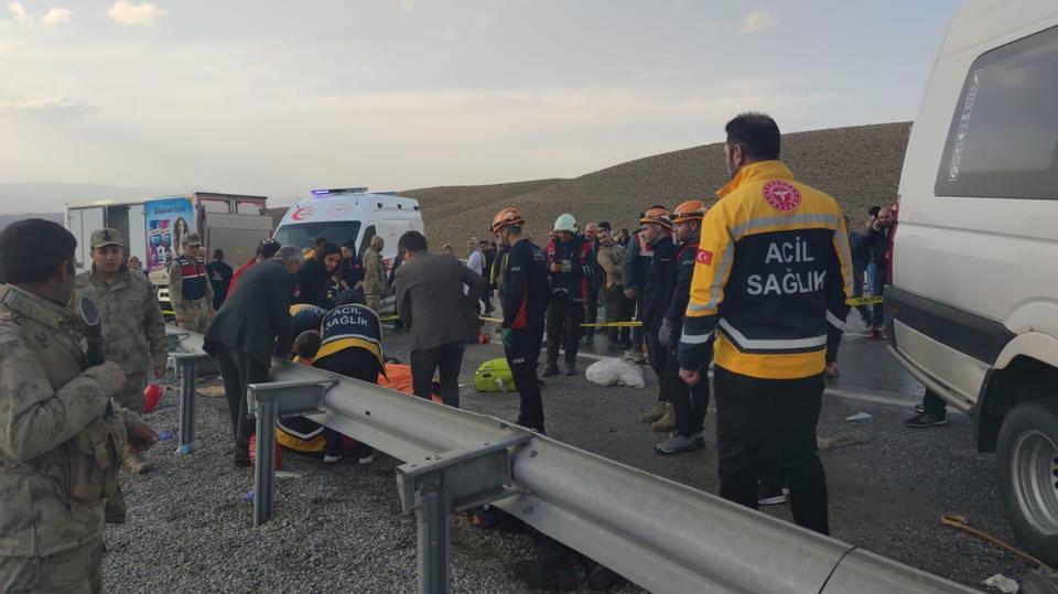 Feci kaza: 6 ölü, 8 yaralı