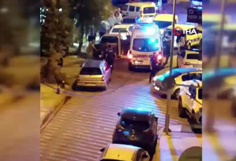 Emlak ofisinde kavga, 1ölü 3 yaralı
