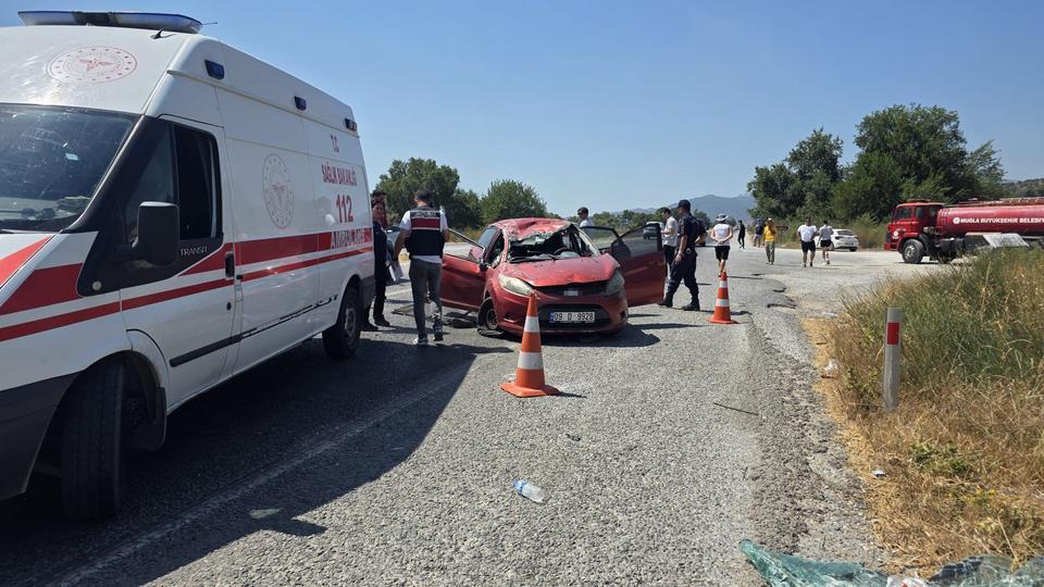 Aydınlı kadın Milas'ta kaza yaptı: Çocuklarından biri öldü, kendisi ve diğer çocuğu yaralandı