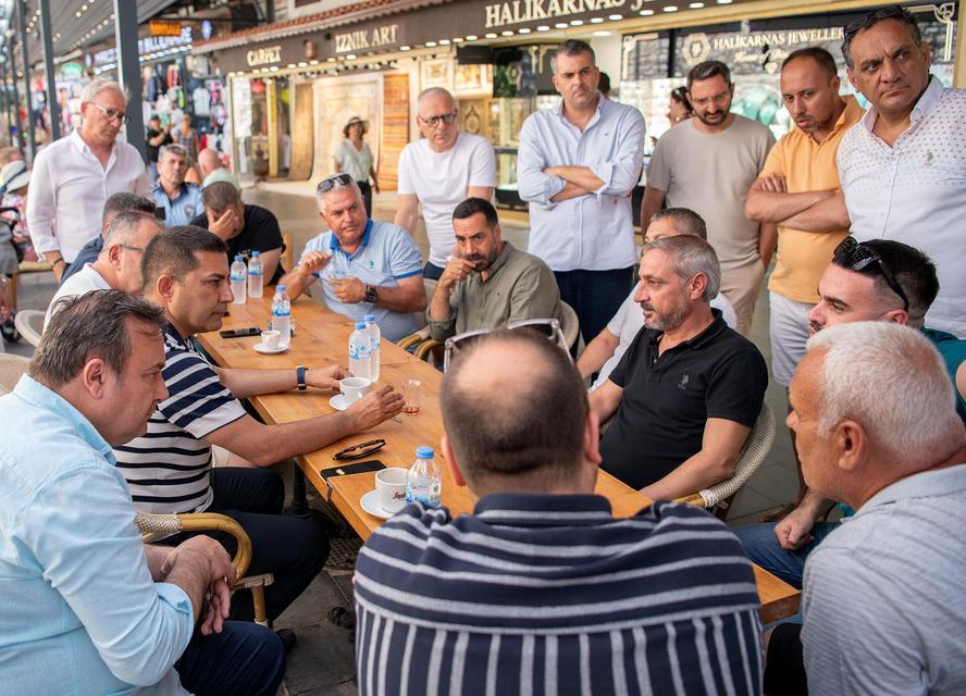 Başkan Günel, turistik çarşı esnafı ile bir araya geldi