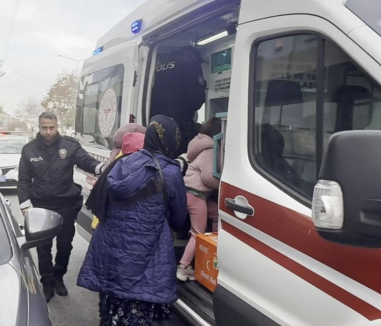 Balkona dökülen soba külü yangına neden oldu