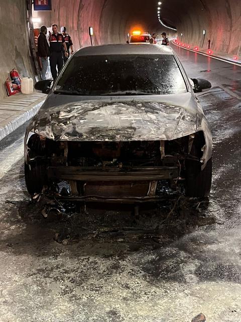 Tünelde araç yangını korkuttu