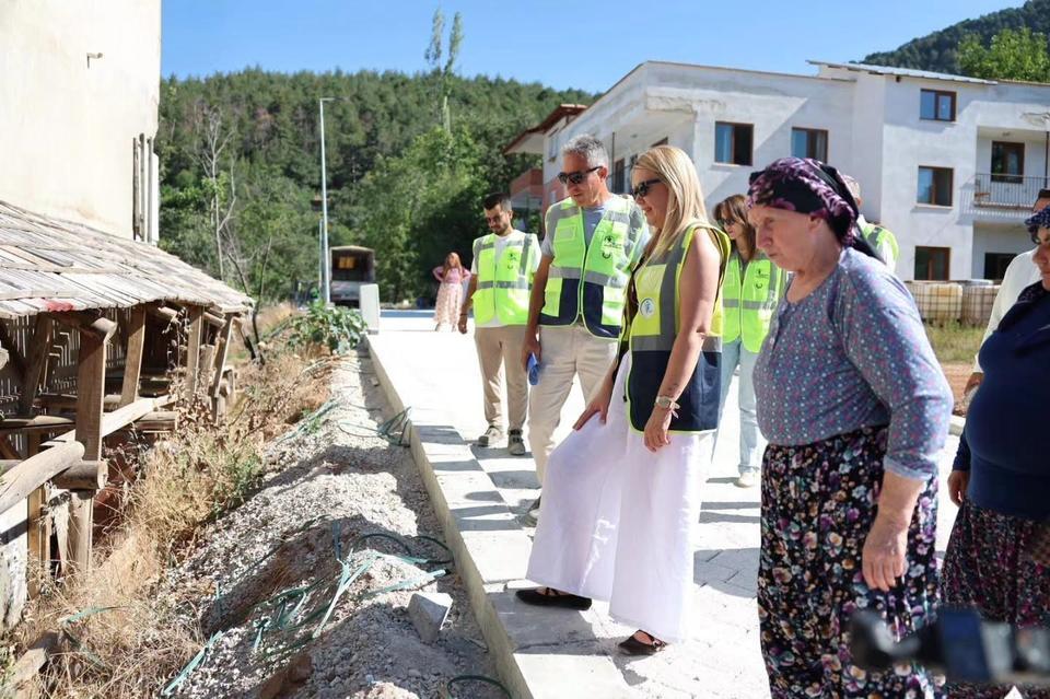 MERKEZEFENDİ'DE AKILLI KAVŞAK VE ÜST YAPI ÇALIŞMALARI DEVAM EDİYOR