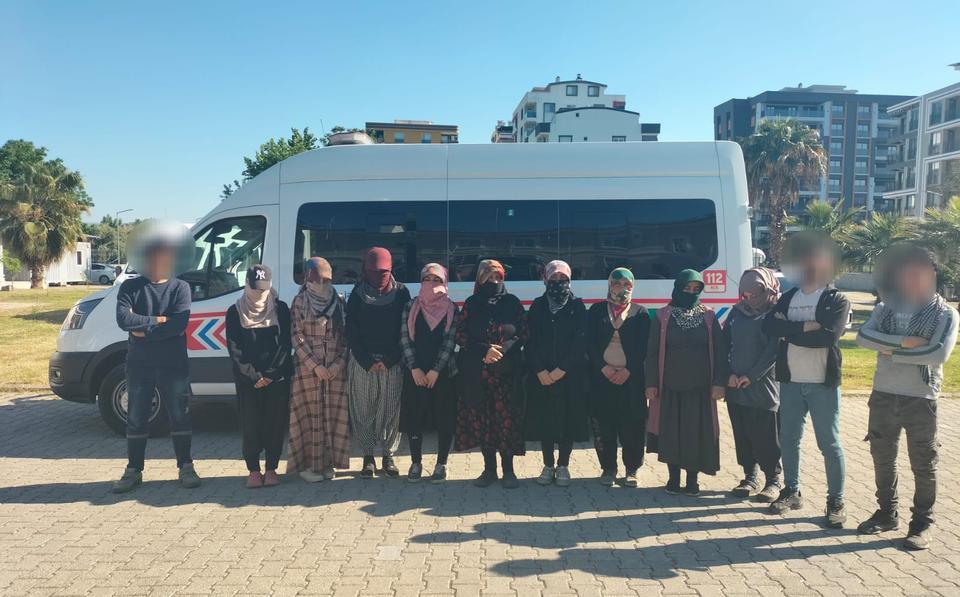 Aydın-İzmir Otoyolu'nda operasyon: 12 kişi yakalandı