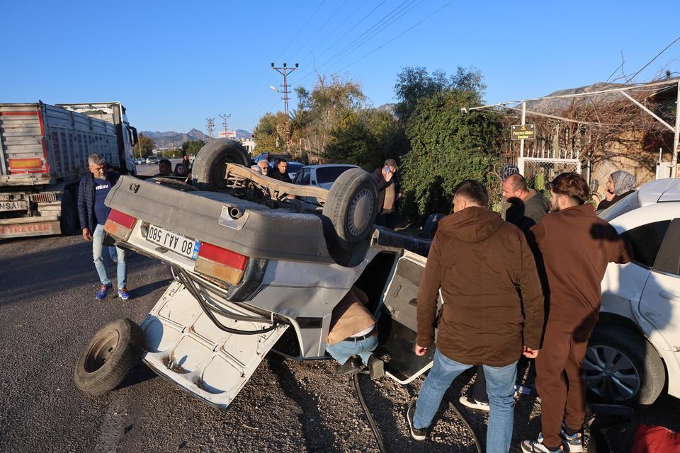 Hatalı sollama kazaya neden oldu: 2 ağır yaralı