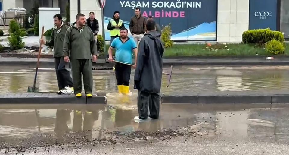 ETİ MADEN KAPAKLARI KAPATTI, BANDIRMA'YI SEL BASTI