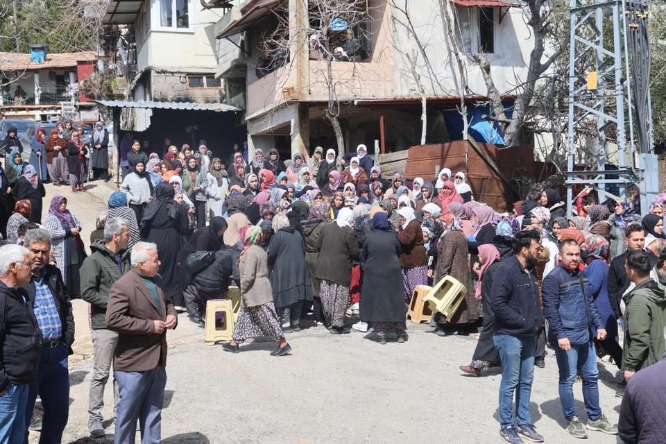 Yürek burkan kazada hamile kadını 5 ay önce evlendiği eşinden ölüm ayırdı