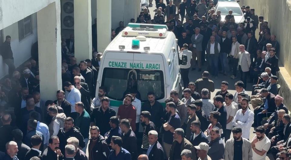 Bıçaklı saldırı: 21 yaşındaki genç hayatını kaybetti