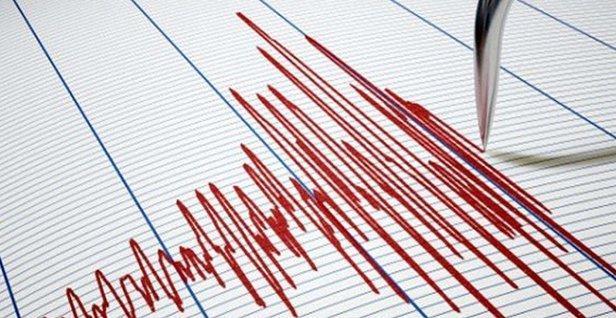 AFAD'dan yapılan açıklamaya göre; saat 21.03'te Çanakkale'nin Ayvacık ilçesi açıklarında Ege Denizi'nde bir deprem meydana geldi. 4.0 büyüklüğündeki sarsıntının 12.7 km derinlikte gerçekleştiği bildirildi.