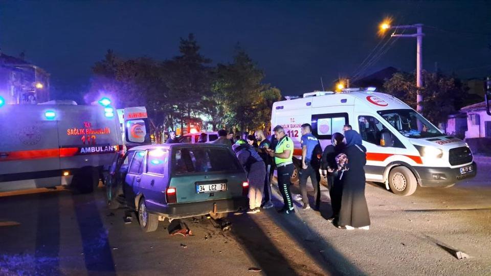 Otomobil ile motosiklet çarpıştı: 2 yaralı
