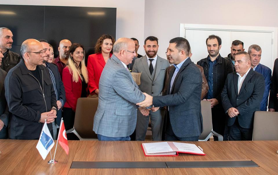 KUŞADASI BELEDİYESİ'NDE TOPLU İŞ SÖZLEŞMESİ İMZALANDI