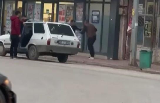 Tartıştığı kişiyi ayağından vurdu