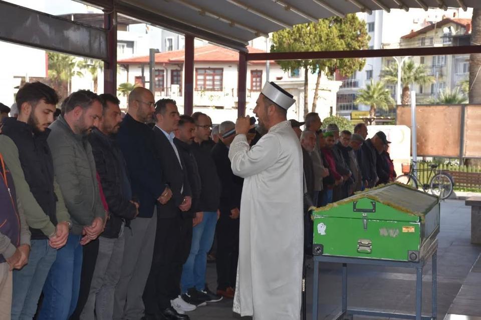 CHP Koçarlı'da, Tezeren son yolculuğuna uğurlandı