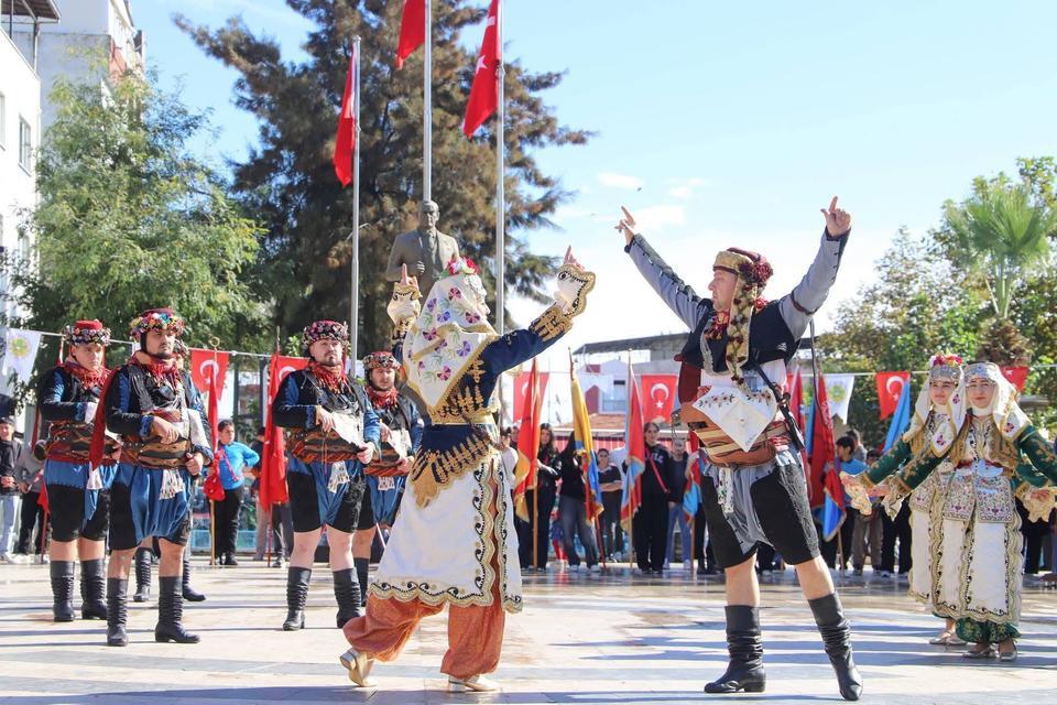 Köşk’te Cumhuriyet coşkusu meydanlara sığmadı