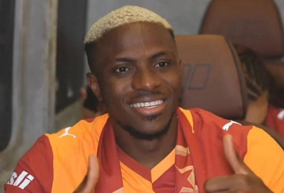 Victor Osimhen, İstanbul'a geldi