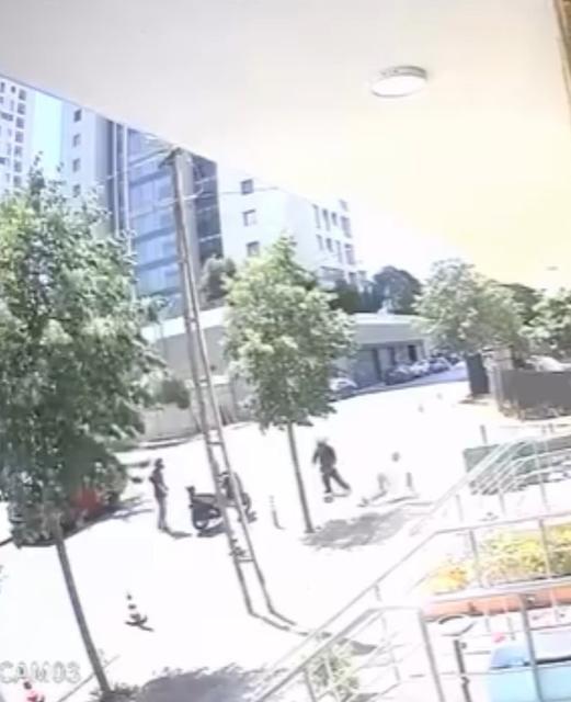 Silahlı yaralama kamerada
