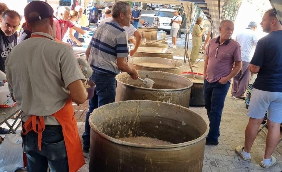 Karacasu’da geleneksel ‘Galleaşı Dedesi Hayırı’ yapıldı