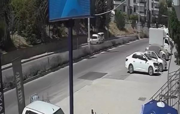 Trafik kazası güvenlik kamerasına yansıdı