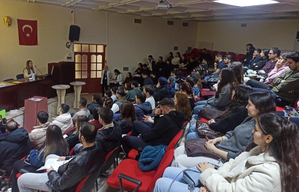 Aydın Devlet Hastanesi’nde yeni sağlıkçılara uyum eğitimi verildi