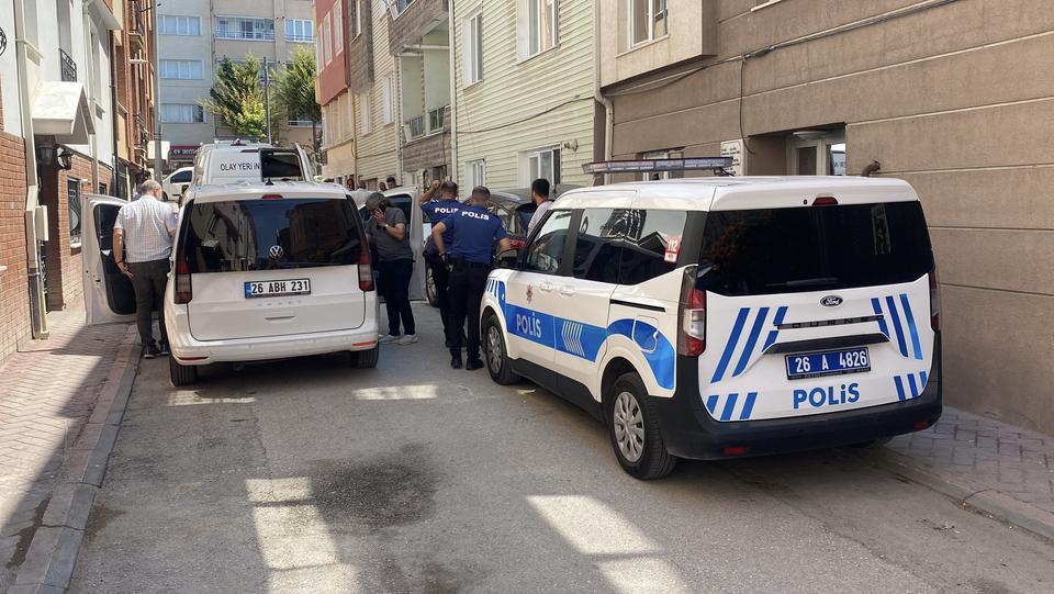 İki çocuk babası adam evinde ölü bulundu