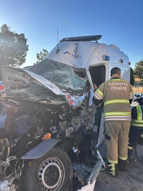 Can taşıyan ambulans kaza yaptı: 1 ölü, 4 yaralı